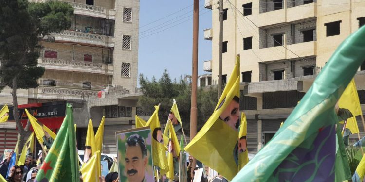 Efrîn ve Reqa’da işgale karşı protesto eylemleri