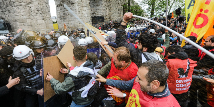 Sosyalistlerden 1 Mayıs gözaltılarına tepki: Taksim’e yürümek suç değildir