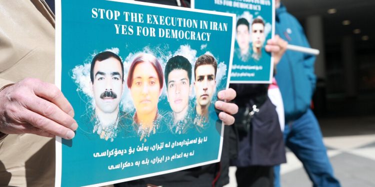 “Ben onun saçının bir teliyim”