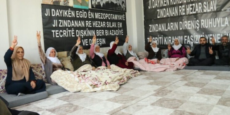 Tutsak yakınları altı kentte ‘özgürlüğe ses ver’ eylemi yapacak