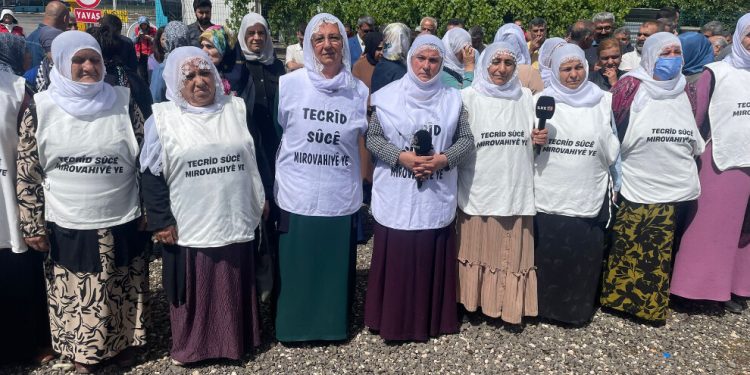 Cezaevleri önünde ‘özgürlüğe ses ver’ eylemi