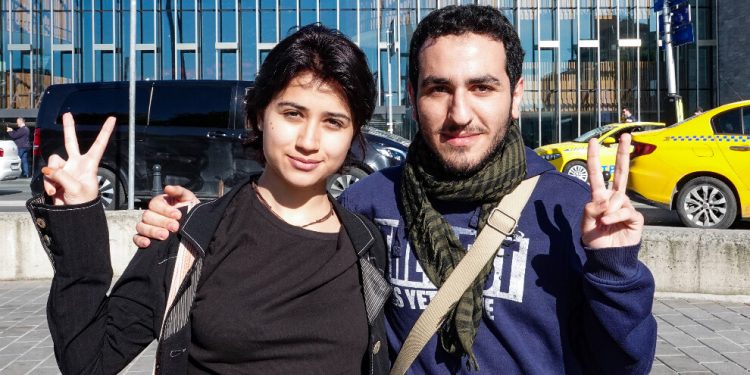 Gözaltındaki Gençlere İşkence