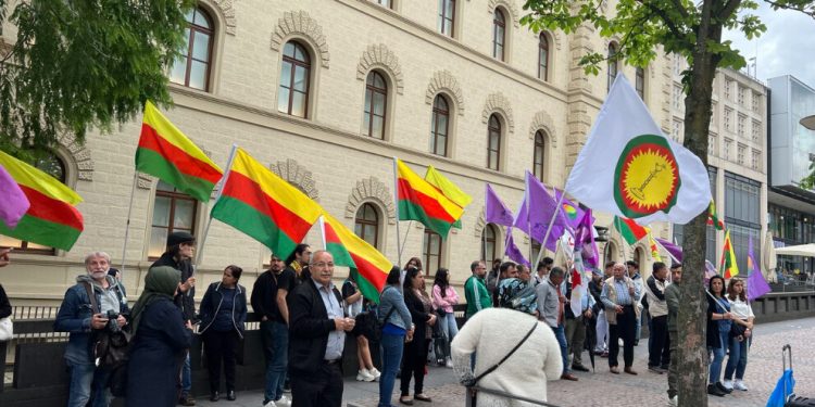 Saarbrücken’de tecrit protestosu