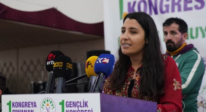 Çıplak arama dayatıldı, yerde sürüklenerek adli koğuşa götürüldü