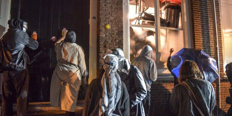 Hollanda’daki üniversite çalışanlarından öğrencilere “Gazze” desteği