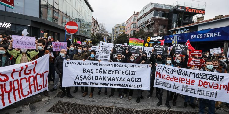Boğaziçi Direnişi’ne destek eylemine katılanların yargılandığı davada 23 kişiye hapis cezası