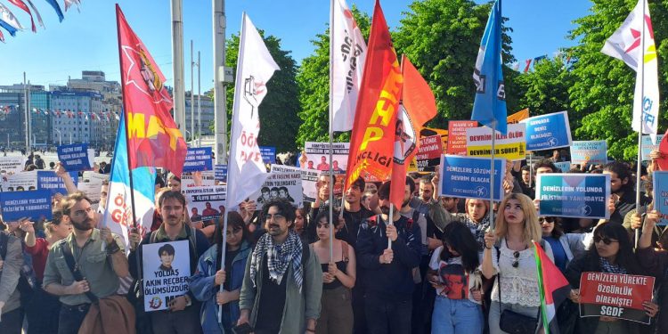 Gençlik örgütleri Denizlerin idamının 52. yılında eylemler gerçekleştirdi