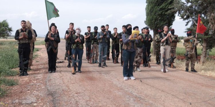 Şehba’lı gençler ve genç kadınlar, Şehit Haki Karer’i andı