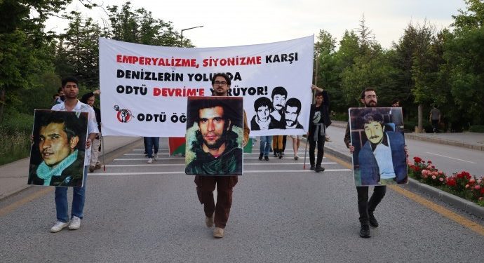 ODTÜ Öğrencileri Devrim Yürüyüşünü gerçekleştirdi