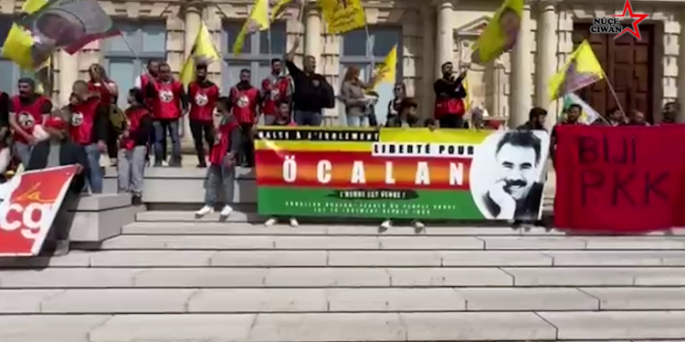 Reims’de gençler öncülüğünde 1 Mayıs kutlandı