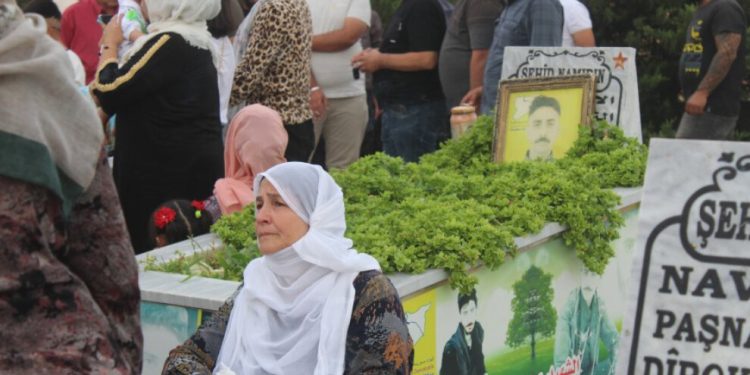 Kuzey ve Doğu Suriye’de bayramda şehitlik ziyaretleri