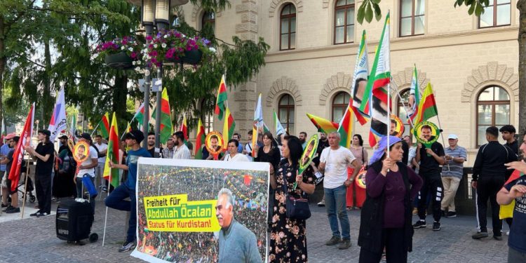 Saarbrücken’de miting: Önder Apo kırmızı çizgimizdir