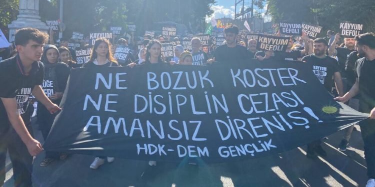 On binler: ‘Biji Serok Apo’ sloganıyla alana girdi