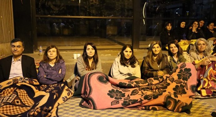 Kayyıma karşı kesintisiz nöbet: Başarılı olamayacaklar