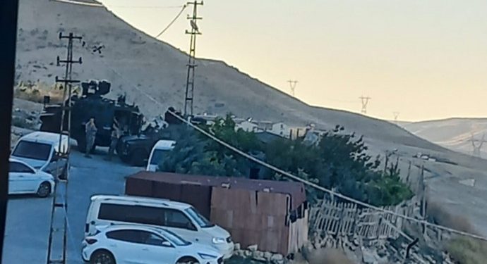 Mêrdîn’de ev baskınları: Bir aile darp edildi