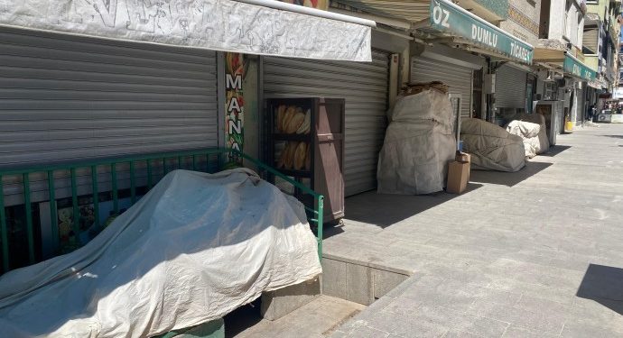 Colemêrg esnafı kepenk kapattı