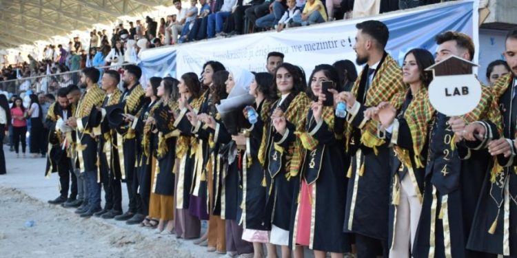 Kobanê Üniversitesi’nde mezuniyet töreni