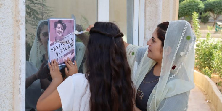 Kobanê’de Yekitiya Jinên Ciwan üyeleri festival hazırlıklarına devam ediyor