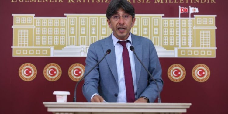 Bozan: Eski görüntüyle gençleri gözaltına alıp psikolojik işkence yaptılar