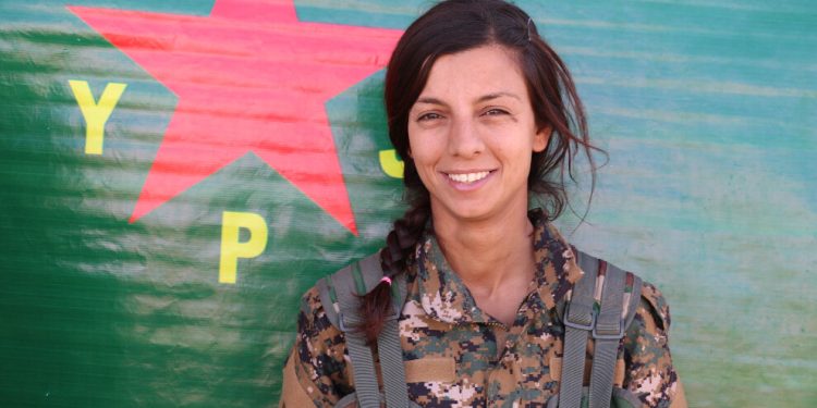 Gözlerinde barındırdığı umut, baharın ilk tomurcuklarına benziyordu