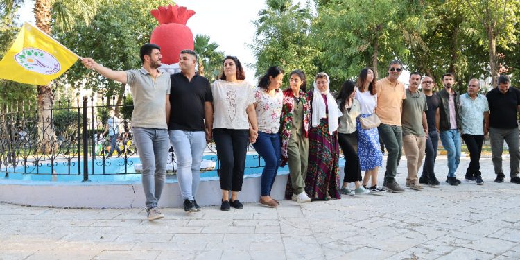 ‘İnadına Halay’ Protestosu