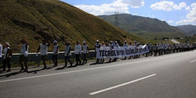 ‘İradeye saygı yürüyüşü’ Elbak’a vardı