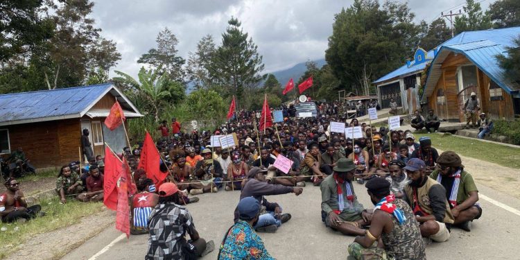 Papua Halkı Endonezya’nın işgalciliğine karşı ayakta