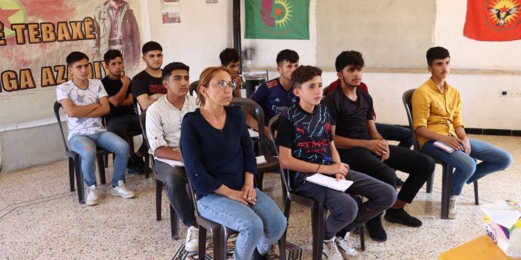 Şehîd Bişeng Brûsk adına bir eğitim devresi açıldı