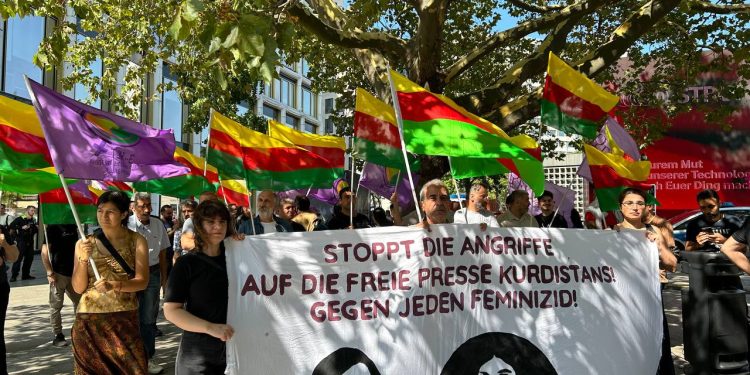 Berlin’de TekoJIN öncülüğünde katledilen İki Kadın Gazeteci için miting