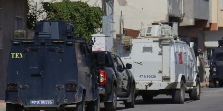 Dört kentte en az 19 gözaltı