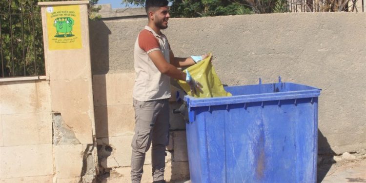 Hol gençliği de temizlik hamlesine katıldı