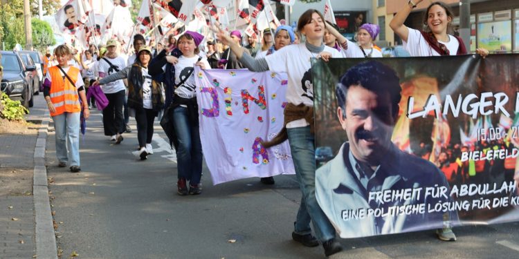 Uzun Yürüyüş Dortmund’da Üçüncü Günündeydi