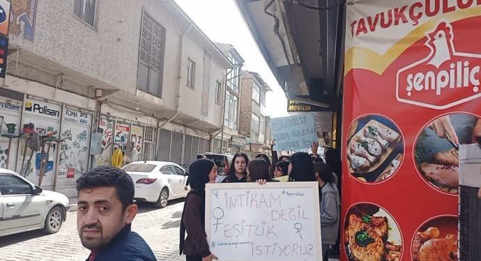 Öğrenciler :Tedirgin hissettirdiğiniz her kadının hesabını soracağız