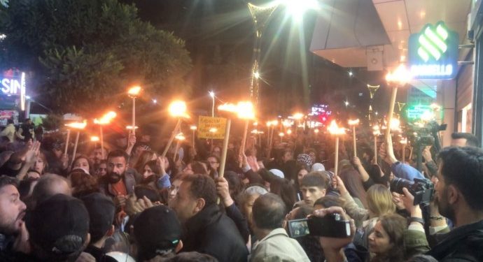 Wan halkı, Kabaiş için yürüdü