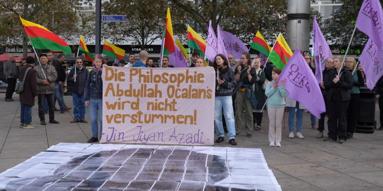 TekoJIN öncülüğünde Berlin’ de 9 Ekim Komplosu için eylem