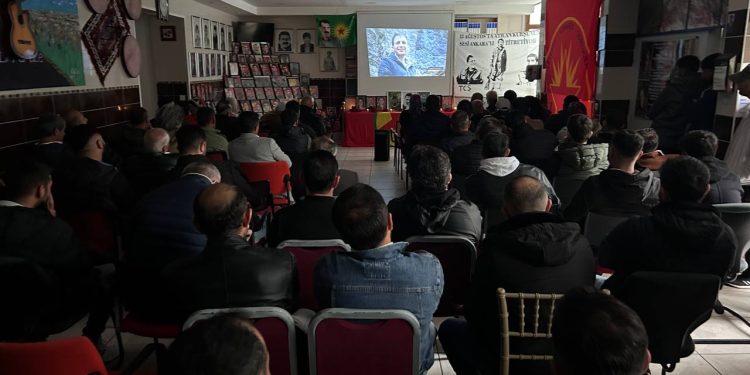 Grigny Gençleri şehit Rojhat Zilan ve Erdal Şahin’i andı