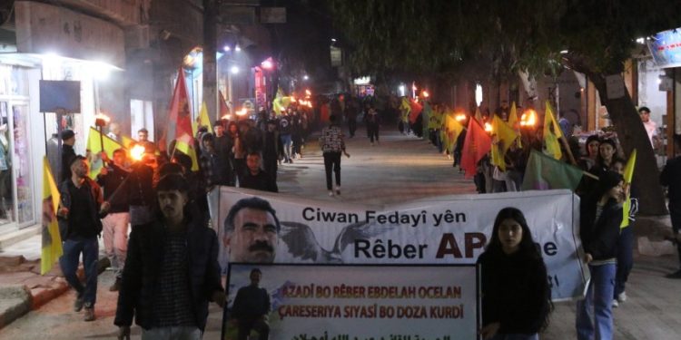 Halepli gençler, işkence ve soykırım sisteminin sonlandırılması için yürüdü