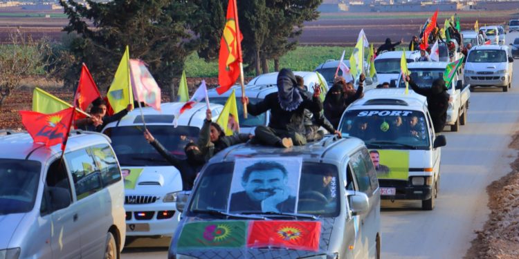 Şehba’da gençler PKK’nin kuruluş yıldönümü kutladı