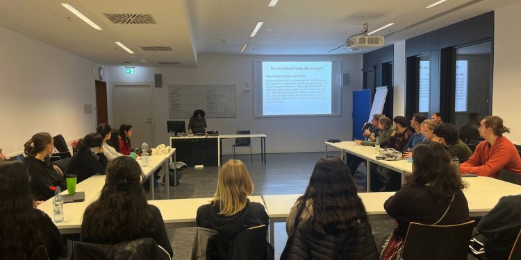 JXK Üyesi Genç Kadınlardan Frankfurt’ta Seminer