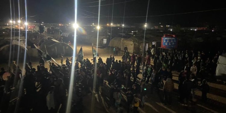 Şahba ve Halep’te gençler, El Nusra çetelerinin saldırılarına karşı alanlarda