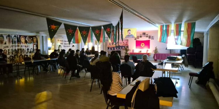 Frankfurt’da Gençler 27 Kasım’ı Kutladı