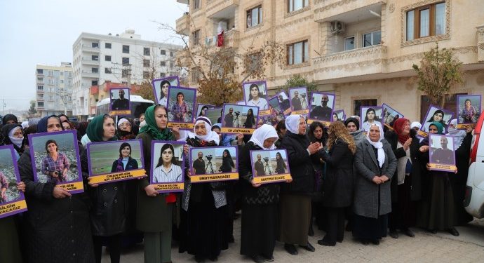 Kadınlar, Cihan Bilgin’in taziyesini yürüyüşle ziyaret etti