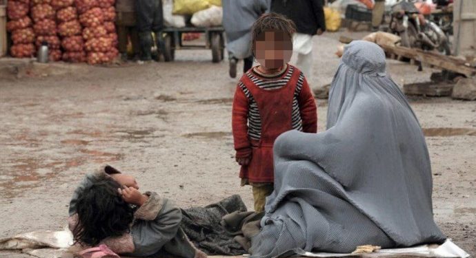 Dilenciliğe mecbur bırakılan Afganistanlı kadınlara işkence ve tecavüz