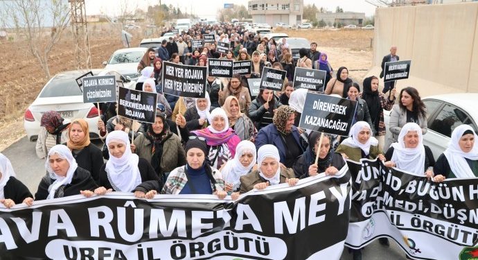 Kuzey halkı saldırılara karşı Kobanê sınırında yürüyüş gerçekleştirdi