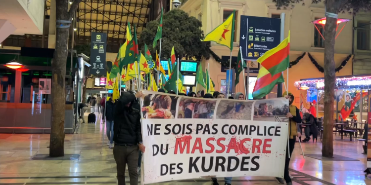 Marsilya Tren Garında Sivil İtaatsizlik Eylemi