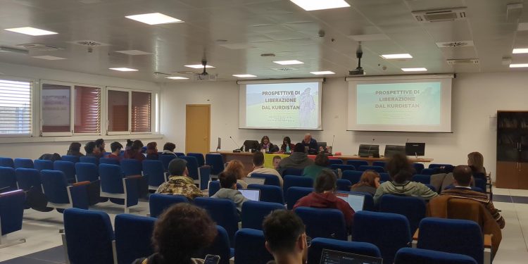 Genç Kadınlar İtalya’da Önder APO’nun Paradigmasını Tanıtıyor