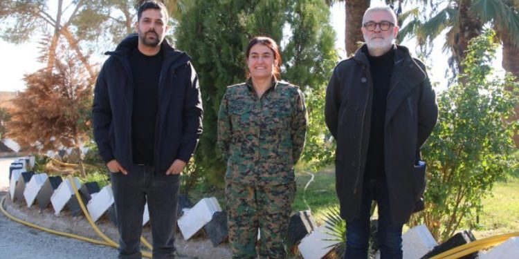 Katalonya parlamentosu heyeti YPJ’yi ziyaret etti