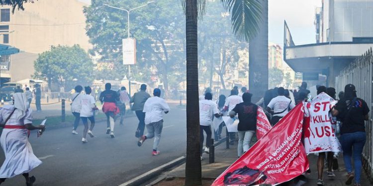 Kenya’da kadın cinayeti protestolarına polis saldırısı