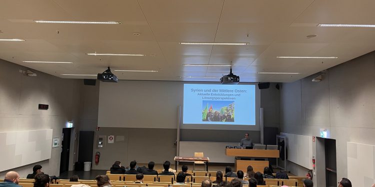 Kürt Öğrencilerden Aachen Üniversitesinde Sunum