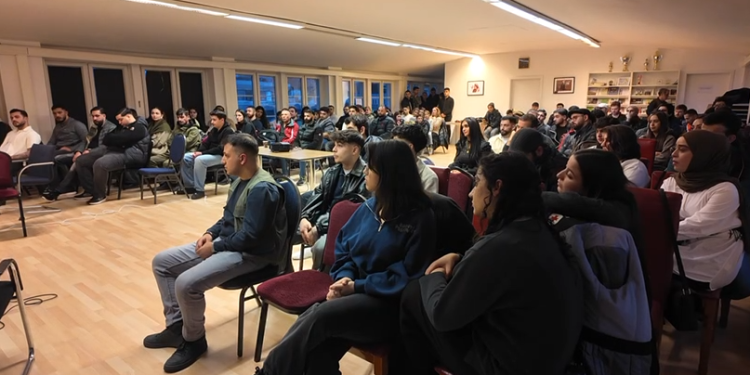 Frankfurt’ta Görkemli Gençlik Şöleni Düzenlendi